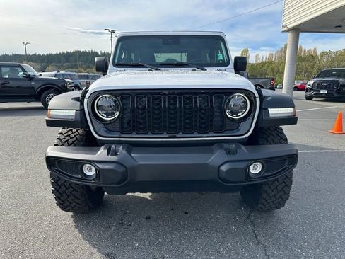 Used 2025 Jeep Wrangler Sport image 8