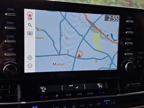 Used 2024 Toyota Sienna Platinum image 20