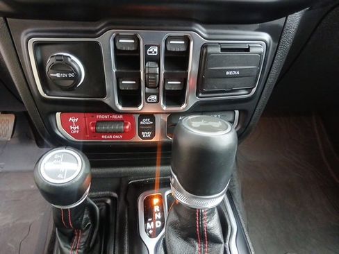 Used 2023 Jeep Wrangler Unlimited Rubicon w/ Steel Bumper Group image 47