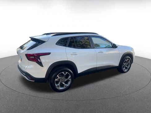 Used 2025 Chevrolet Trax LT image 15