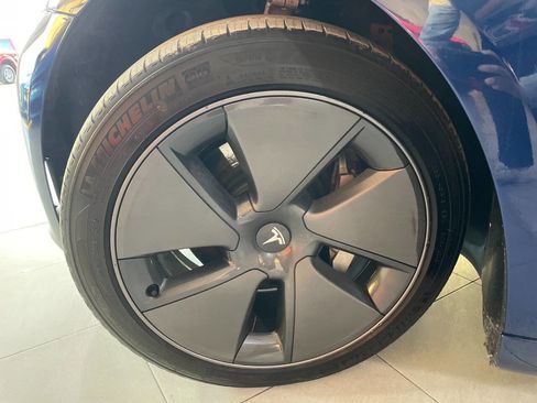 Used 2023 Tesla Model 3 Standard Range image 10