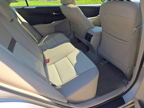 Used 2014 Toyota Camry XLE w/ Leather Package FWD image 11