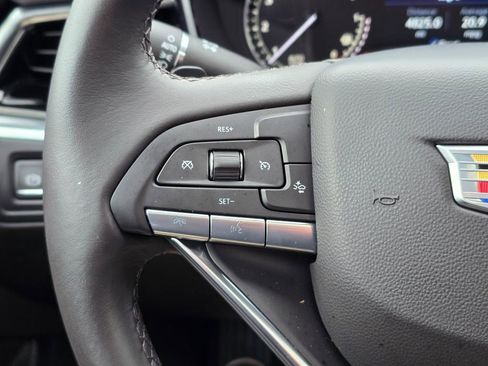 Used 2025 Cadillac XT6 Luxury image 30