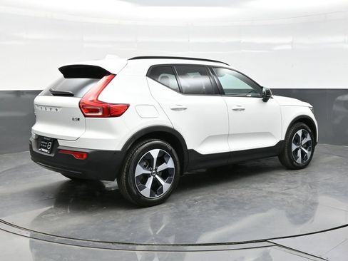 New 2026 Volvo XC40 B5 Plus w/ Protection Package Premier AWD/4WD image 7