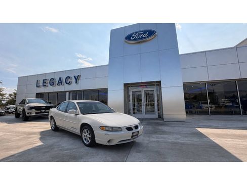 Used 2002 Pontiac Grand Prix SE w/ Widetrack Smart Pkg FWD image 1