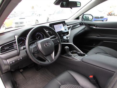 Used 2023 Toyota Camry SE FWD image 10