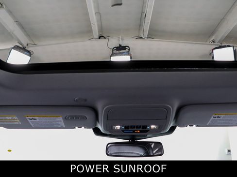 Used 2023 Ford Explorer Limited image 21