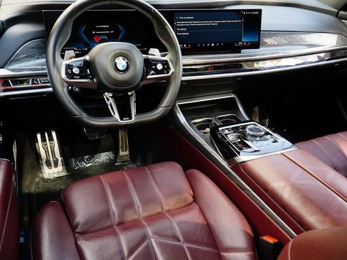 Used 2023 BMW 760i xDrive AWD/4WD image 10