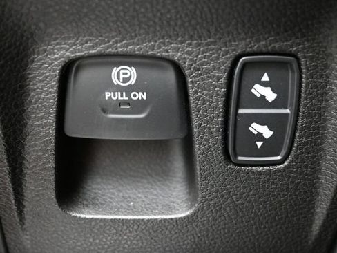 Used 2021 RAM 1500 Limited AWD/4WD image 17