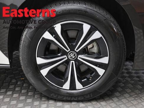 Used 2024 Toyota bZ4X XLE w/ Weather Package AWD/4WD image 30