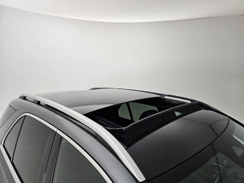 Certified 2025 Mercedes-Benz GLE 450e 4MATIC image 40