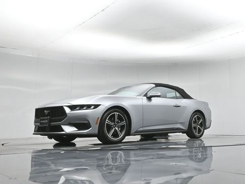 Used 2024 Ford Mustang Premium image 45