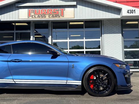 Used 2021 Ford Mustang Shelby GT500 w/ Technology Package image 11