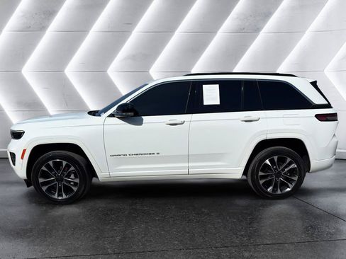 Used 2025 Jeep Grand Cherokee Overland w/ Adv Protech Group III AWD/4WD image 4