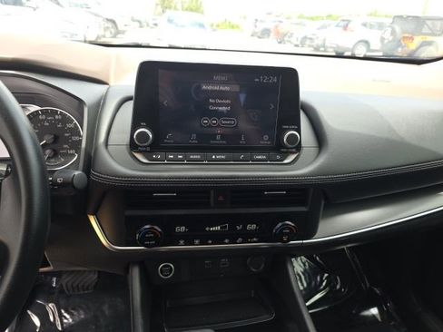 Used 2023 Nissan Rogue SV image 17