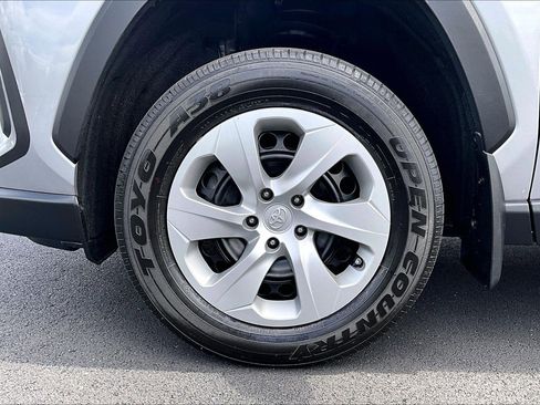 Used 2023 Toyota RAV4 LE AWD/4WD image 9
