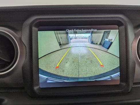 Used 2021 Jeep Wrangler Sport image 24