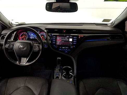 Used 2020 Toyota Camry XSE image 13