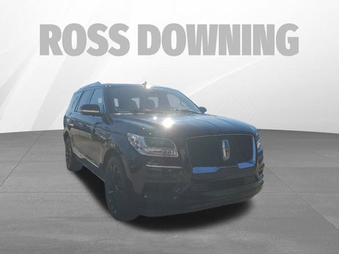 Used 2021 Lincoln Navigator Reserve image 3