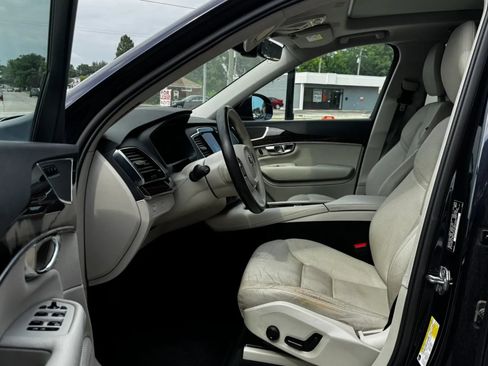 Used 2016 Volvo XC90 T6 Momentum w/ Momentum Plus Package AWD/4WD image 9