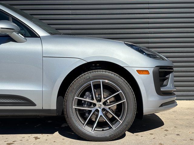 Used 2026 Porsche Macan AWD/4WD image 11