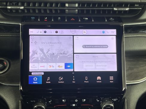 Used 2023 Jeep Grand Cherokee Overland w/ Advanced Protech Group III image 15