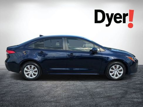 Used 2021 Toyota Corolla LE image 2