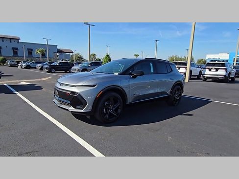 New 2026 Chevrolet Equinox EV RS image 25