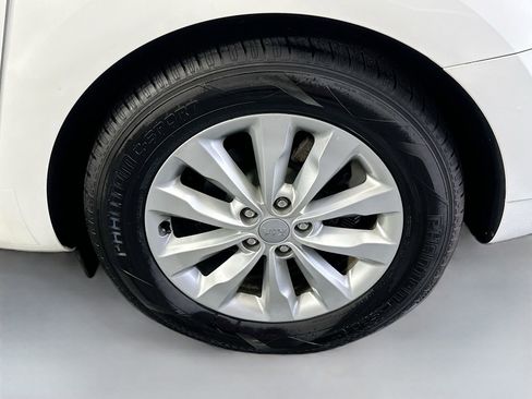 Used 2016 Kia Sedona EX FWD image 31