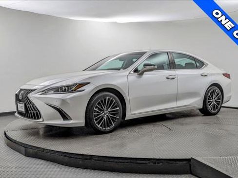 Used 2024 Lexus ES 300h ES 300H image 2
