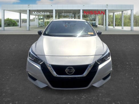 Used 2022 Nissan Versa S FWD image 8