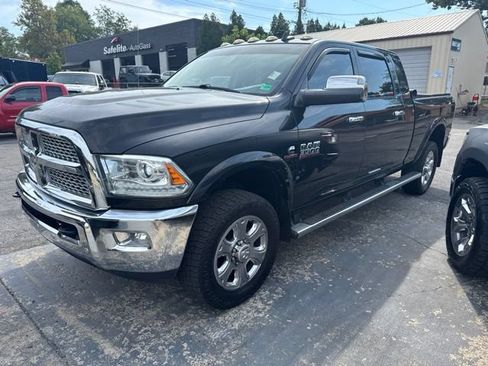 Used 2017 RAM 3500 Laramie AWD/4WD image 2