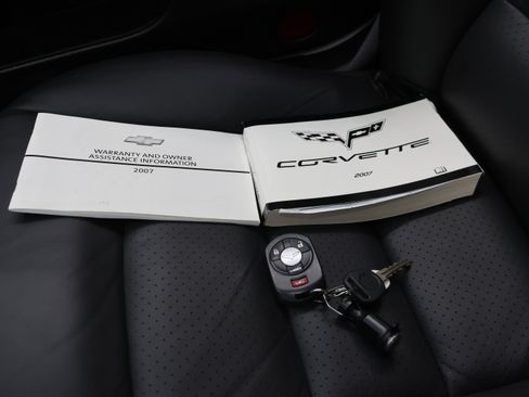 Used 2007 Chevrolet Corvette Convertible w/ Preferred Equipment Group RWD image 43