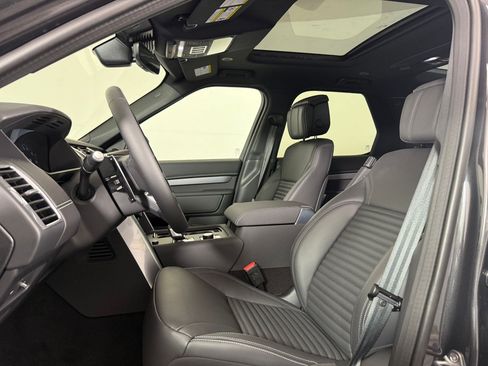 New 2026 Land Rover Discovery Limited Edition AWD/4WD image 4