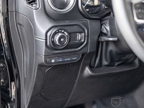 Used 2024 Jeep Wrangler High Altitude AWD/4WD image 18