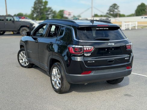 Used 2024 Jeep Compass Latitude AWD/4WD image 5