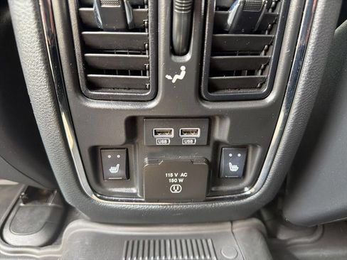 Used 2020 Jeep Grand Cherokee Overland AWD/4WD image 20
