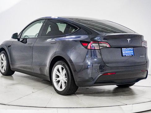 Used 2024 Tesla Model Y Long Range AWD/4WD image 5
