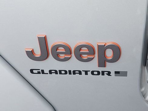 Used 2023 Jeep Gladiator Mojave w/ Cold Weather Group AWD/4WD image 39