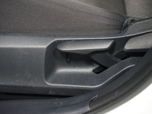 Used 2025 Toyota Camry LE image 33