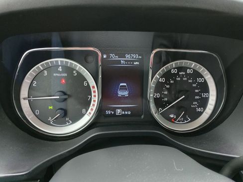 Used 2017 Nissan Titan SV image 16