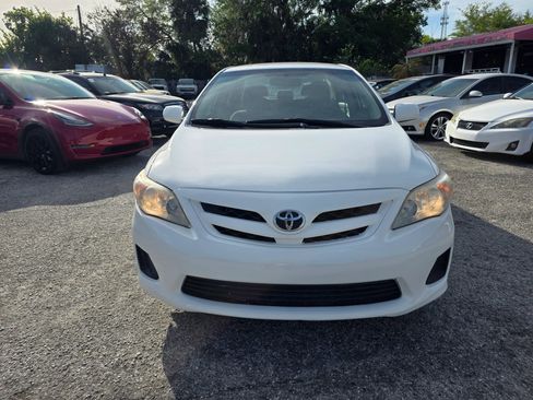 Used 2011 Toyota Corolla LE image 2