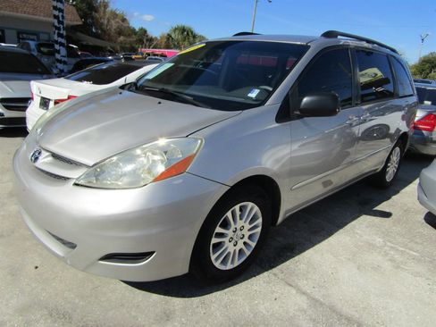 Used 2008 Toyota Sienna LE image 1