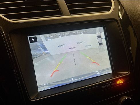 Used 2017 Ford Explorer XLT w/ Equipment Group 202A image 17