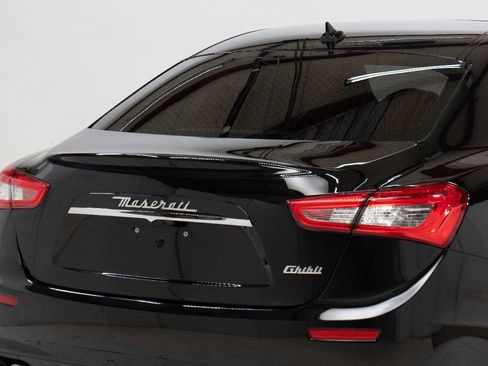 Used 2017 Maserati Ghibli image 17
