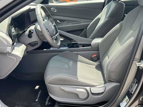 Used 2024 Hyundai Elantra SEL w/ Convenience Package FWD image 13