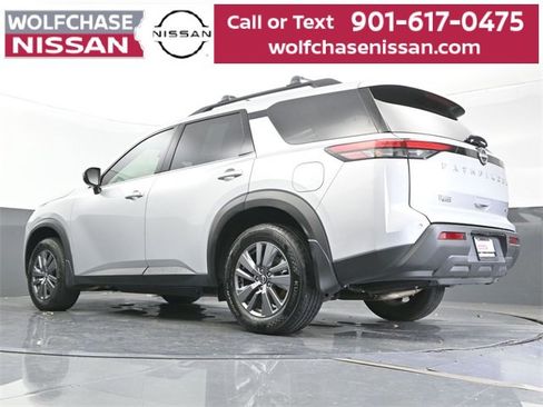 Used 2024 Nissan Pathfinder SV image 24