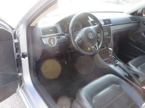 Used 2014 Volkswagen Passat 1.8T Wolfsburg Edition image 12