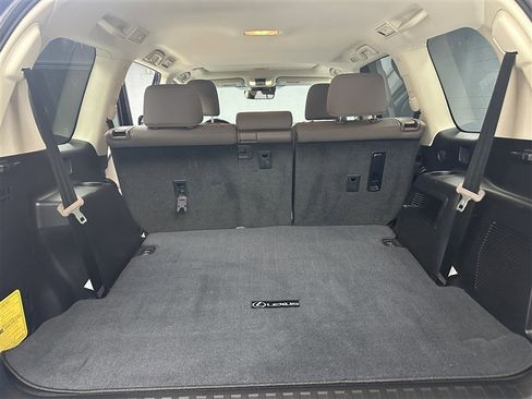 Used 2021 Lexus GX 460 Premium w/ Premium Package image 4