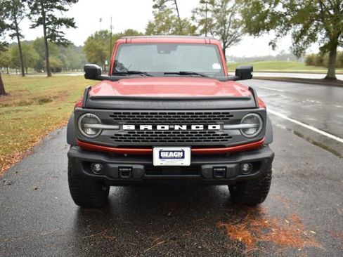 Used 2022 Ford Bronco Badlands image 8
